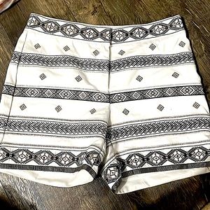 White House black market “the 5 in short” size 0